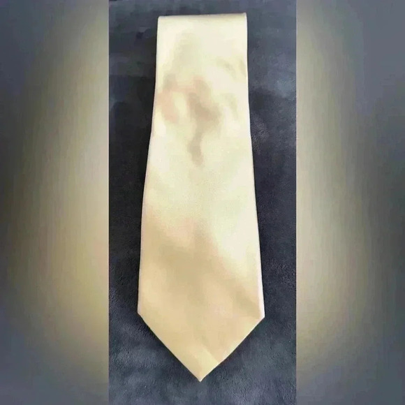 ✅Men’s  Geoffrey Beene Light Yellow necktie - Picture 3 of 11